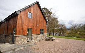Tall Pines Apartment